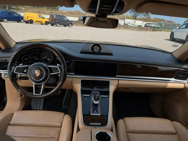 Porsche Panamera 4 E-Hybrid Platinum Edition 7