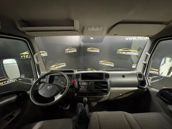 Nissan Cabstar CABSTAR 35.13 Cabine dupla longa 8