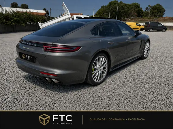 Porsche Panamera 4 E-Hybrid Platinum Edition 5