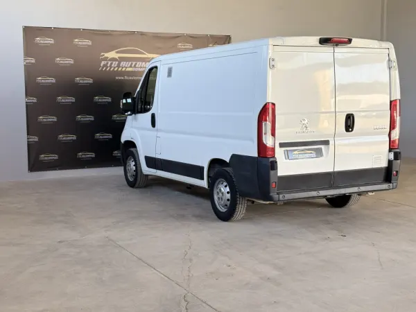 Peugeot Boxer 2.2 BlueHDi 335 L3 CD 5
