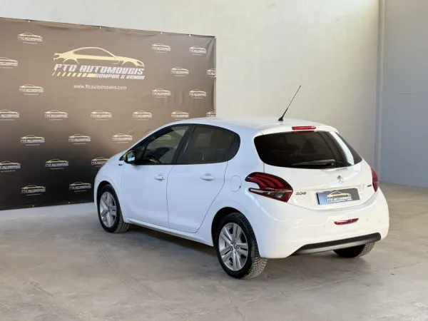 Peugeot 208 1.2 PureTech Style 5