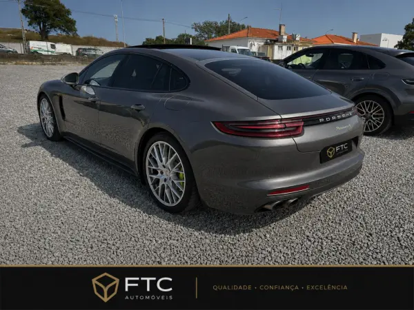 Porsche Panamera 4 E-Hybrid Platinum Edition 4
