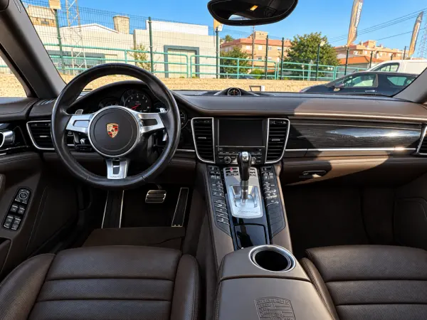 Porsche Panamera 3.0 V6 10