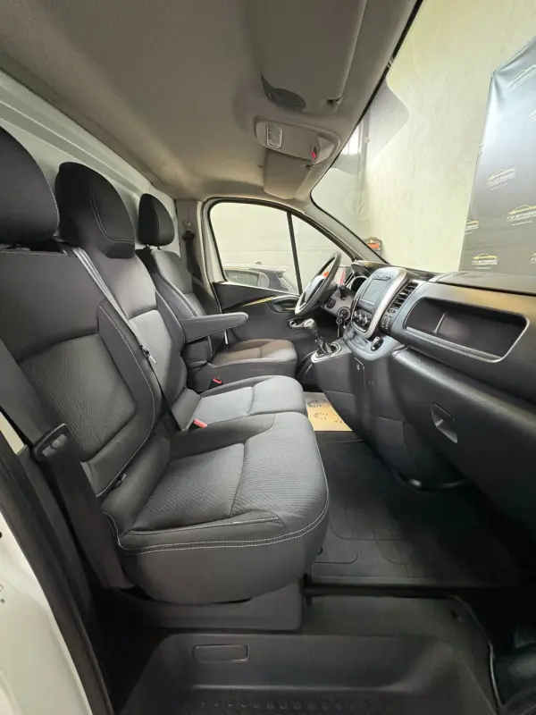Renault Trafic 2.0 dCi L2H1 1.2T G.Life SS 8