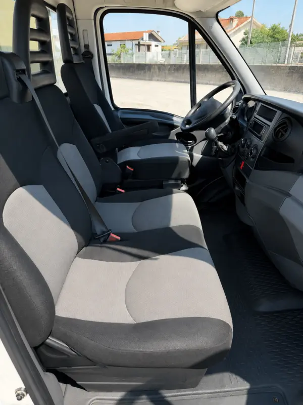 Iveco Daily 35C13 - 2.3 130CV Basculante 9
