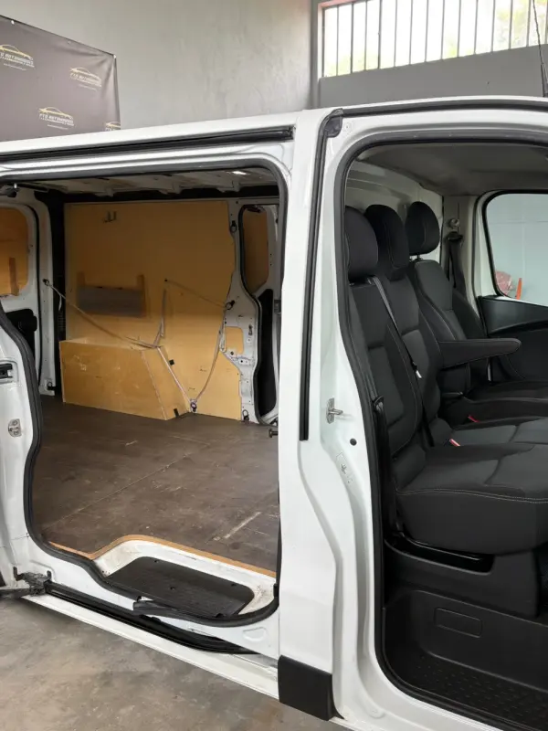 Renault Trafic 2.0 dCi L2H1 1.2T G.Life SS 11