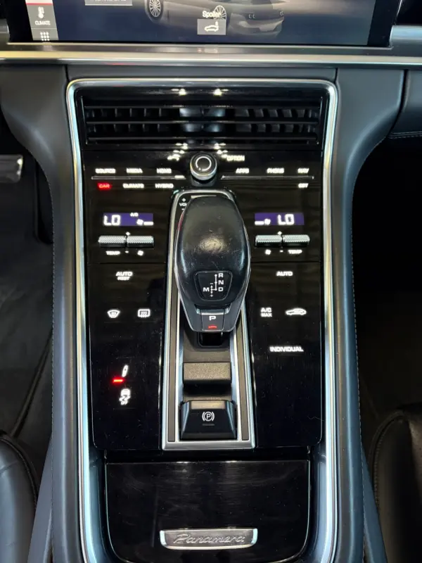 Porsche Panamera 4 E-Hybrid 11