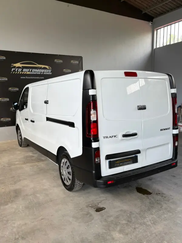 Renault Trafic 2.0 dCi L2H1 1.2T G.Life SS 5