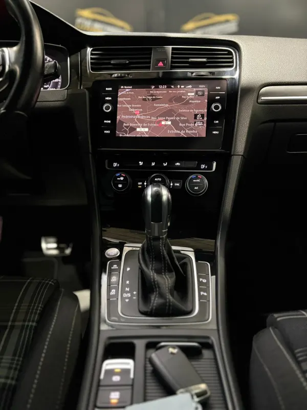 Volkswagen Golf 2.0 TDi GTD DSG 11