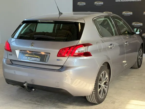 Peugeot 308 6
