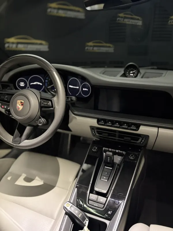 Porsche 911 (992) Carrera 4S PDK 8