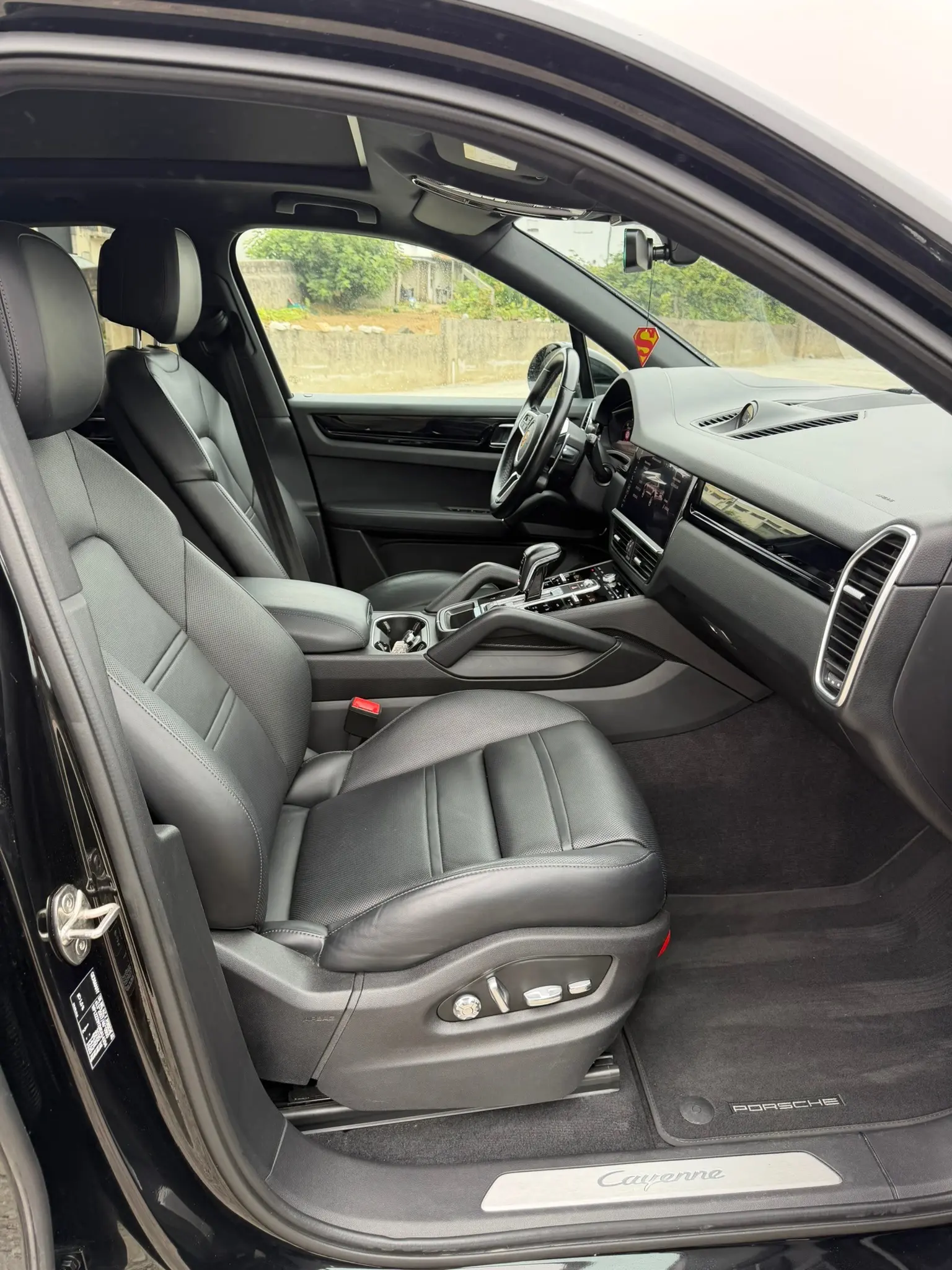 Porsche Cayenne E-Hybrid Platinum Edition 12