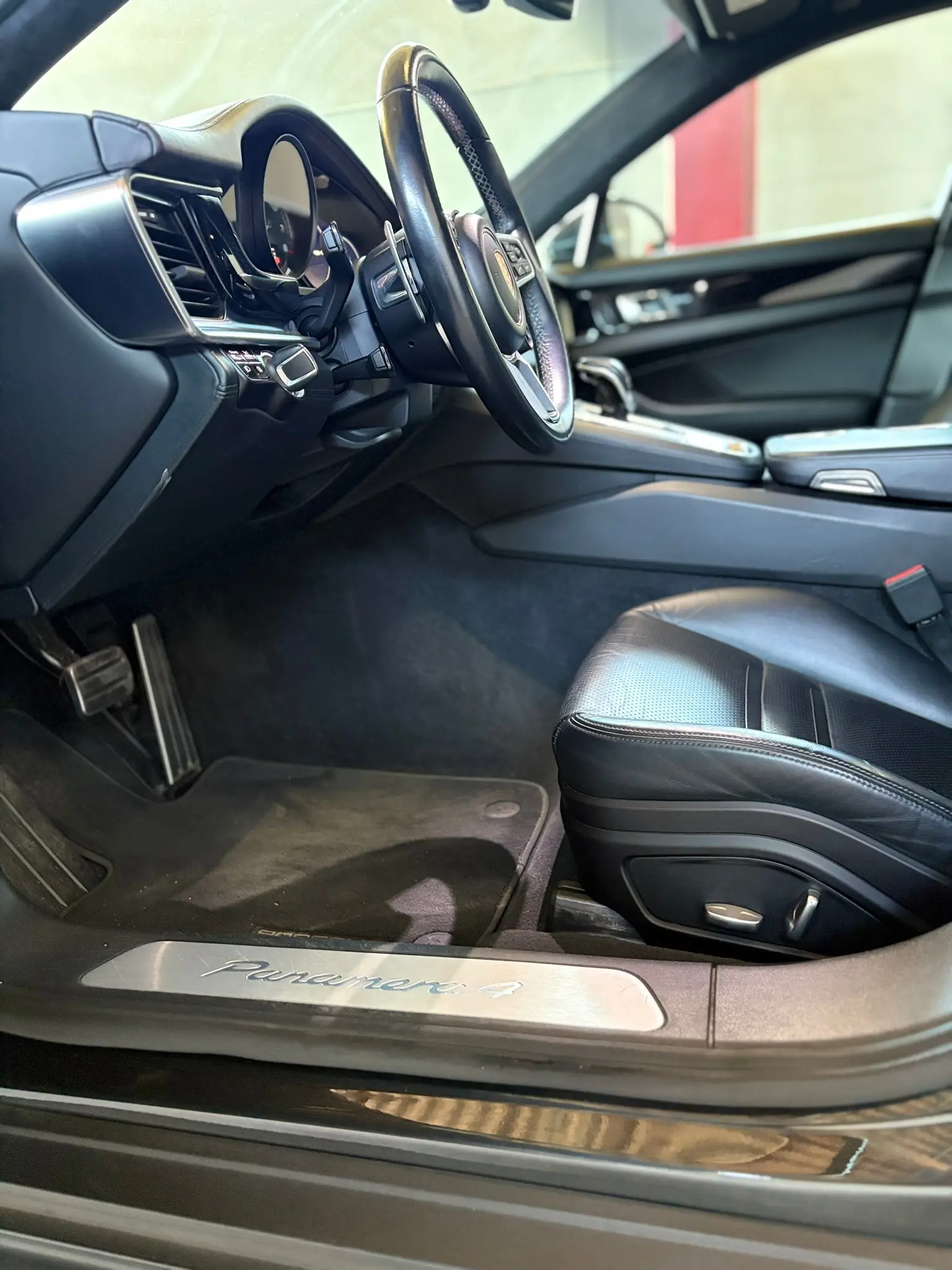 Porsche Panamera 4 E-Hybrid 13