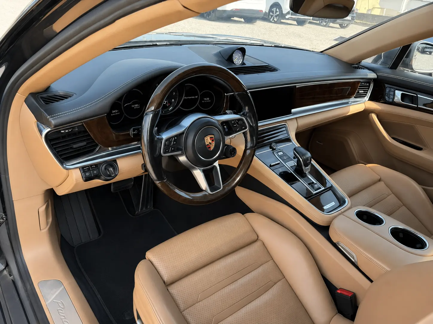 Porsche Panamera 4 E-Hybrid Platinum Edition 6