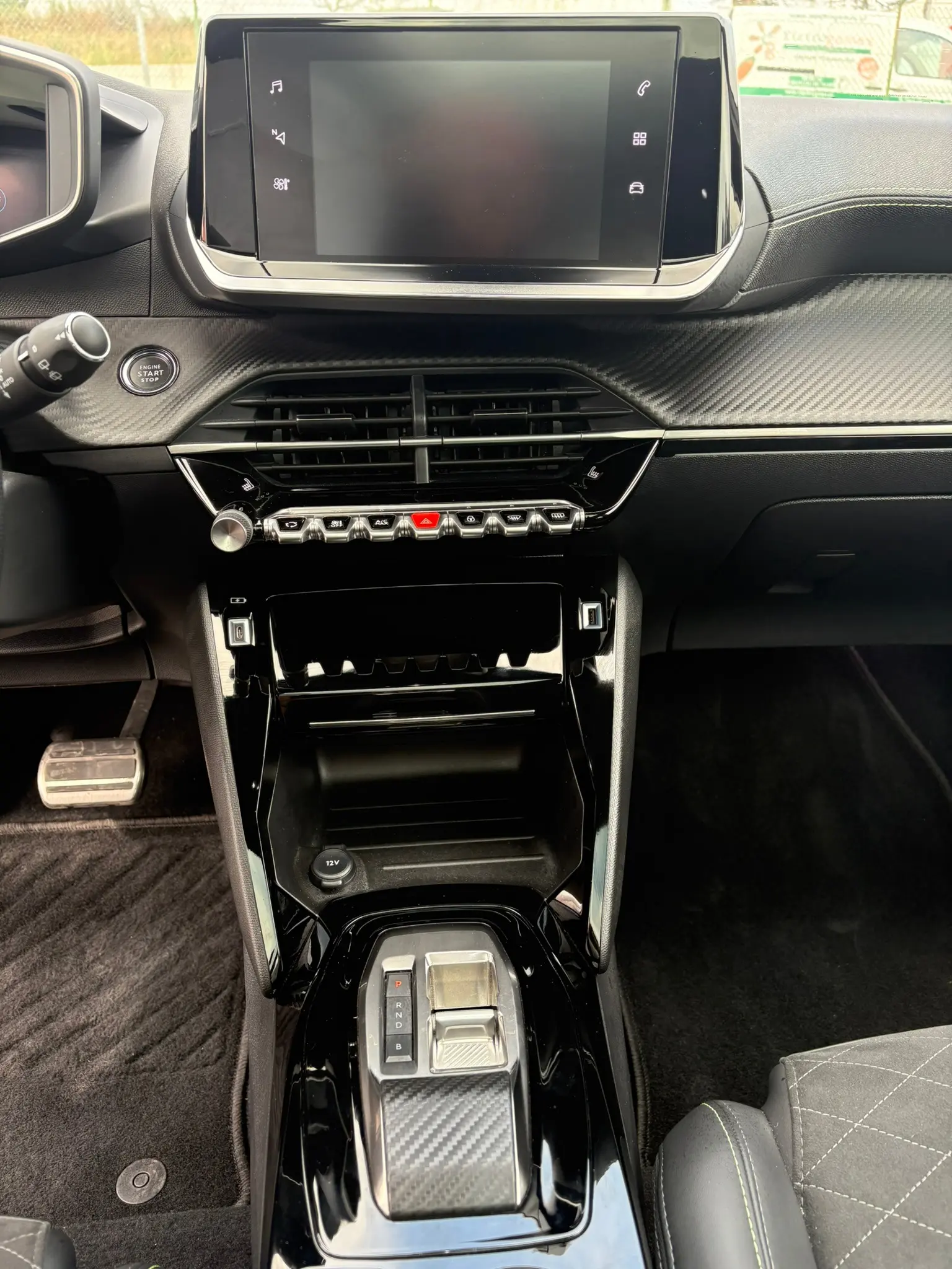 Peugeot e-208 GT+ 9
