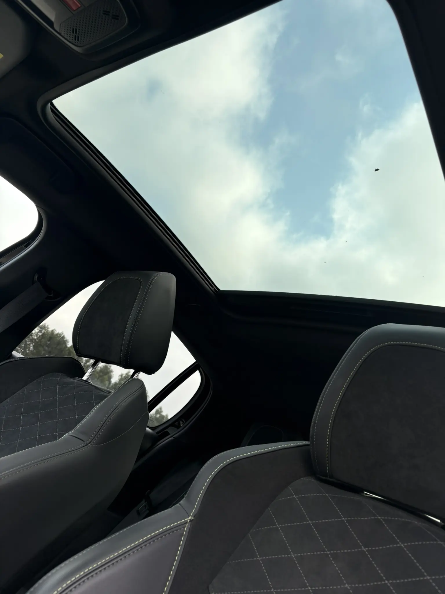 Peugeot e-208 GT+ 18