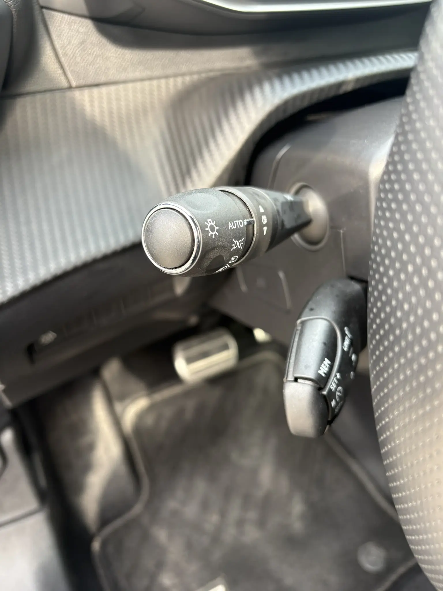 Peugeot e-208 GT+ 13