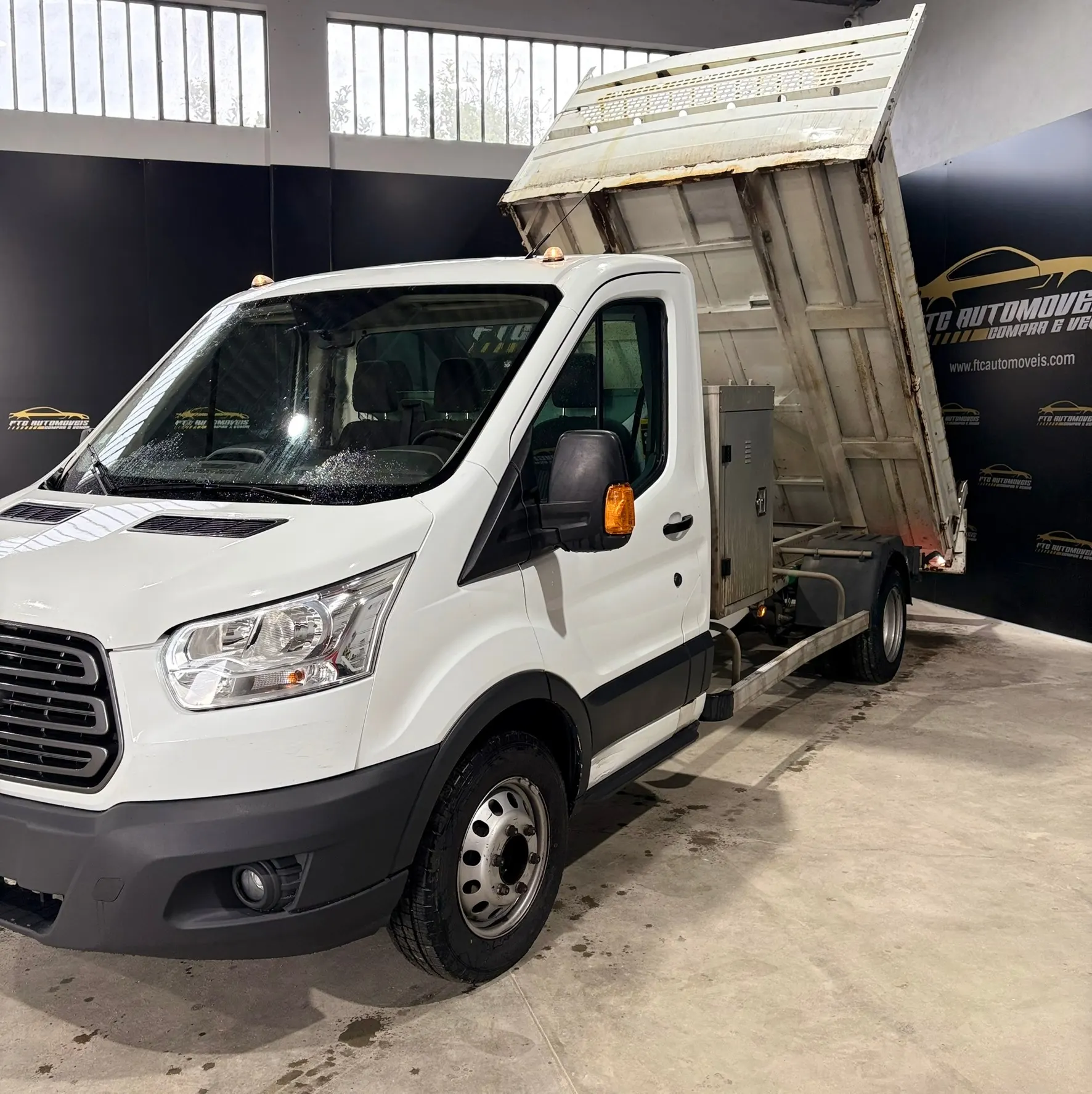 Ford Transit Caixa  Aberta Basculante 4