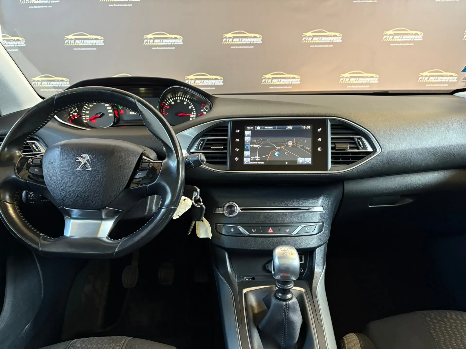 Peugeot 308 1.2 PureTech Style J17 7