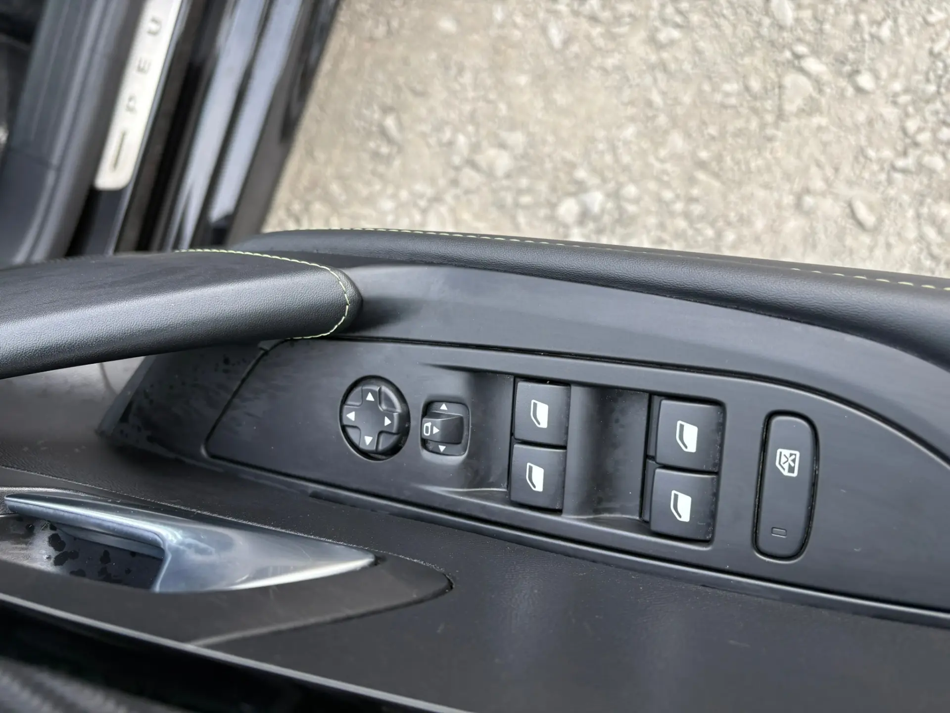 Peugeot e-208 GT+ 11