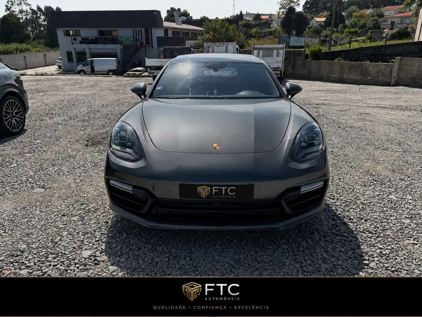 Porsche Panamera 4 E-Hybrid Platinum Edition 2