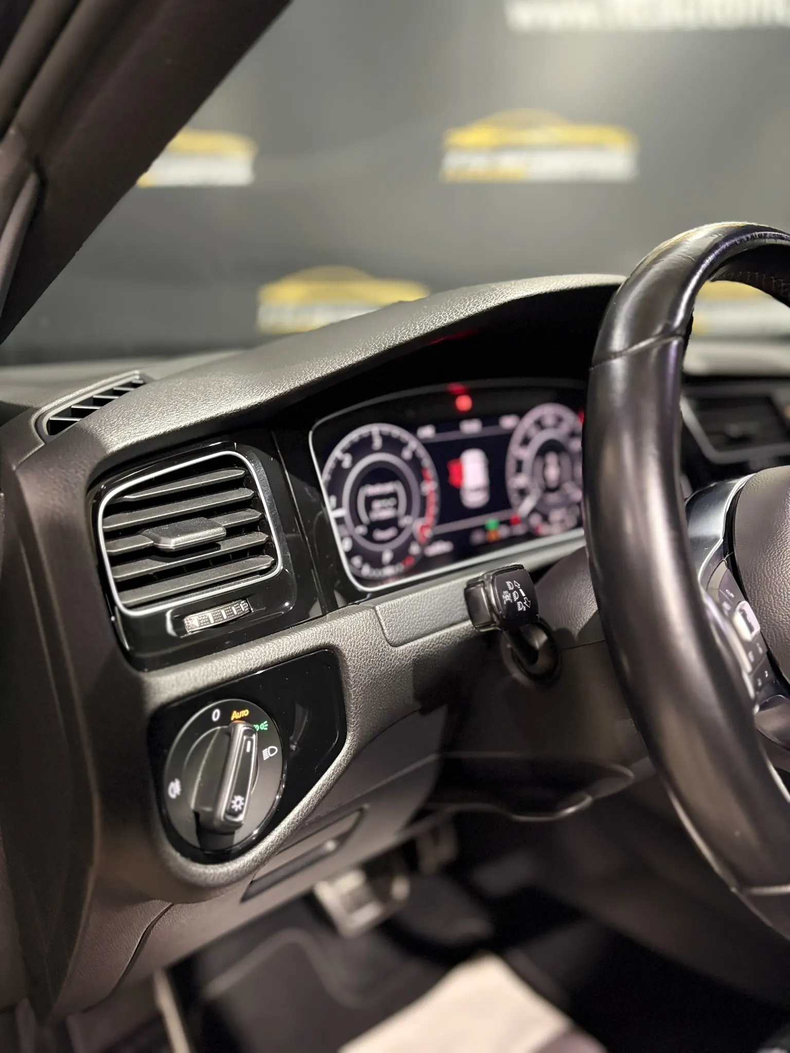 Volkswagen Golf 2.0 TDi GTD DSG 10