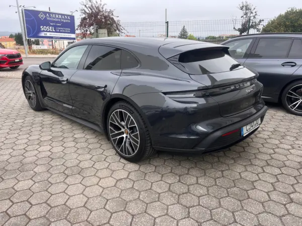 Porsche Taycan Sport Turismo Standard 5