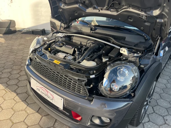 MINI 3 Portas Cooper GP2 28