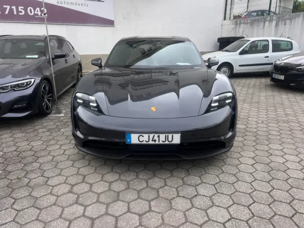 Porsche Taycan Sport Turismo Standard 2