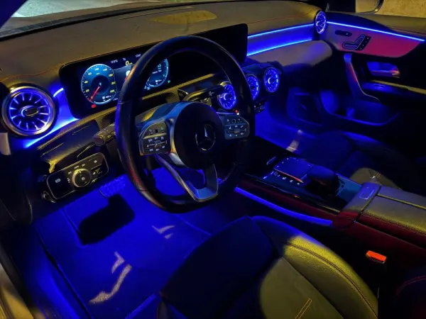 Mercedes-Benz CLA 250 e Shooting Brake AMG Line 32