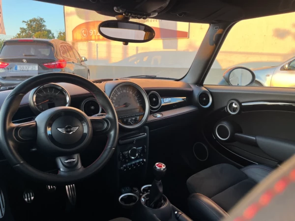 MINI 3 Portas Cooper GP2 17