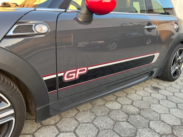 MINI 3 Portas Cooper GP2 13