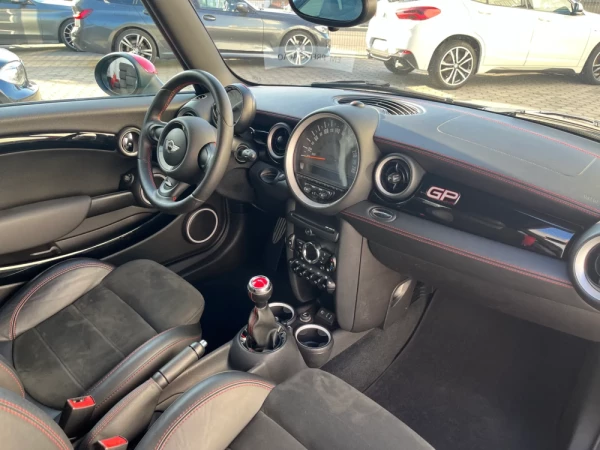 MINI 3 Portas Cooper GP2 35
