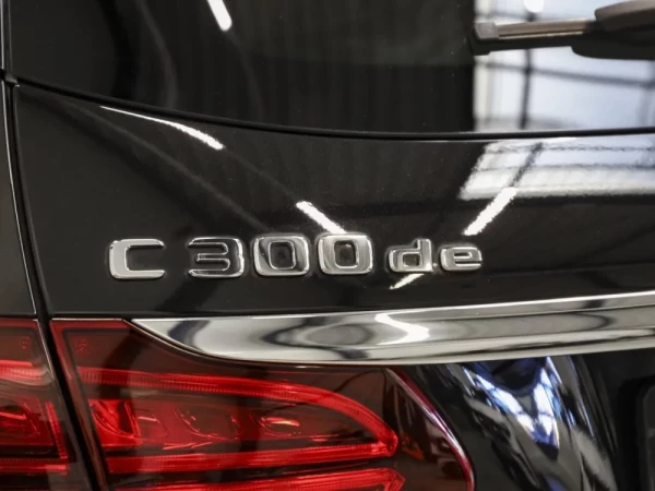 Mercedes-Benz C 300 de AMG Line 8