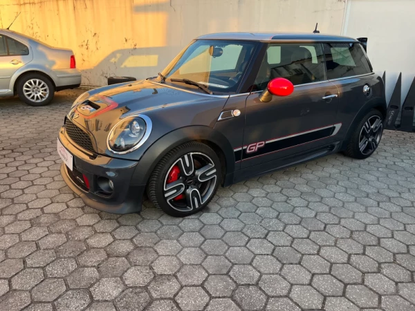 MINI 3 Portas Cooper GP2 4