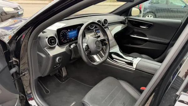 Mercedes-Benz C 300 de AMG Line 12