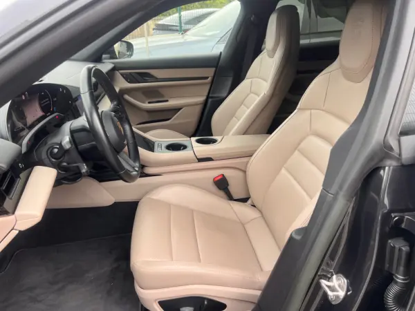 Porsche Taycan Sport Turismo Standard 9