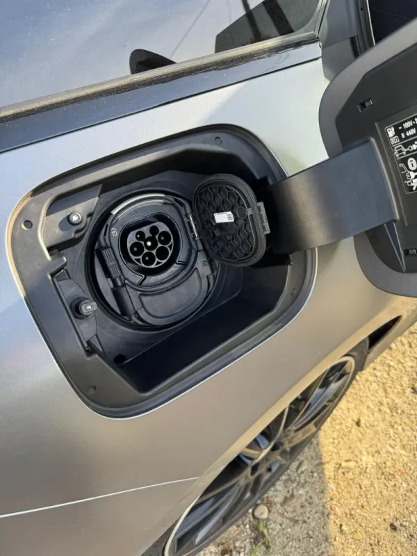 Mercedes-Benz CLA 250 e Shooting Brake AMG Line 19