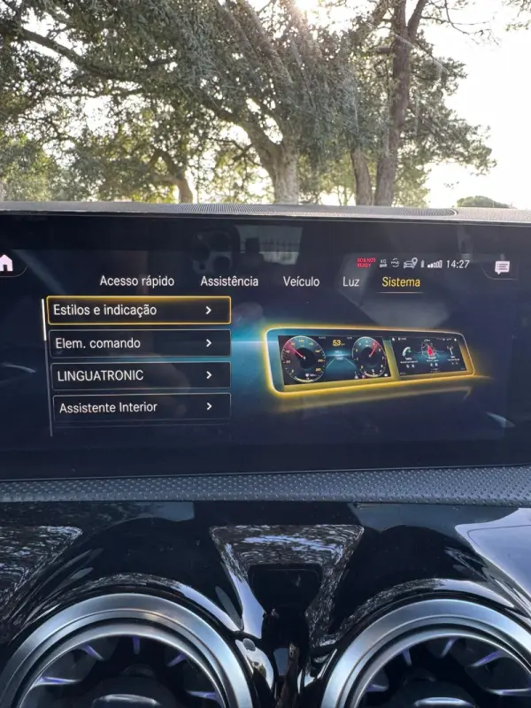 Mercedes-Benz CLA 250 e Shooting Brake AMG Line 10