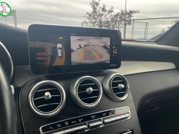 Mercedes-Benz GLC 300 Outro 29