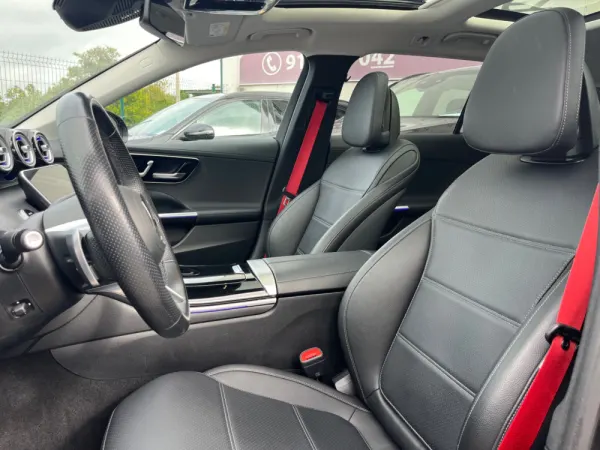 Mercedes-Benz C 300 e AMG Line 7