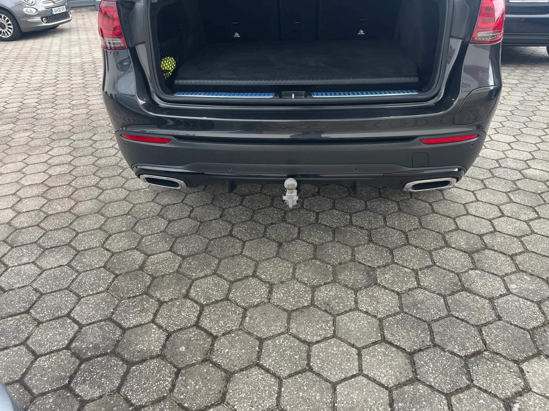 Mercedes-Benz GLC 300 Outro 11