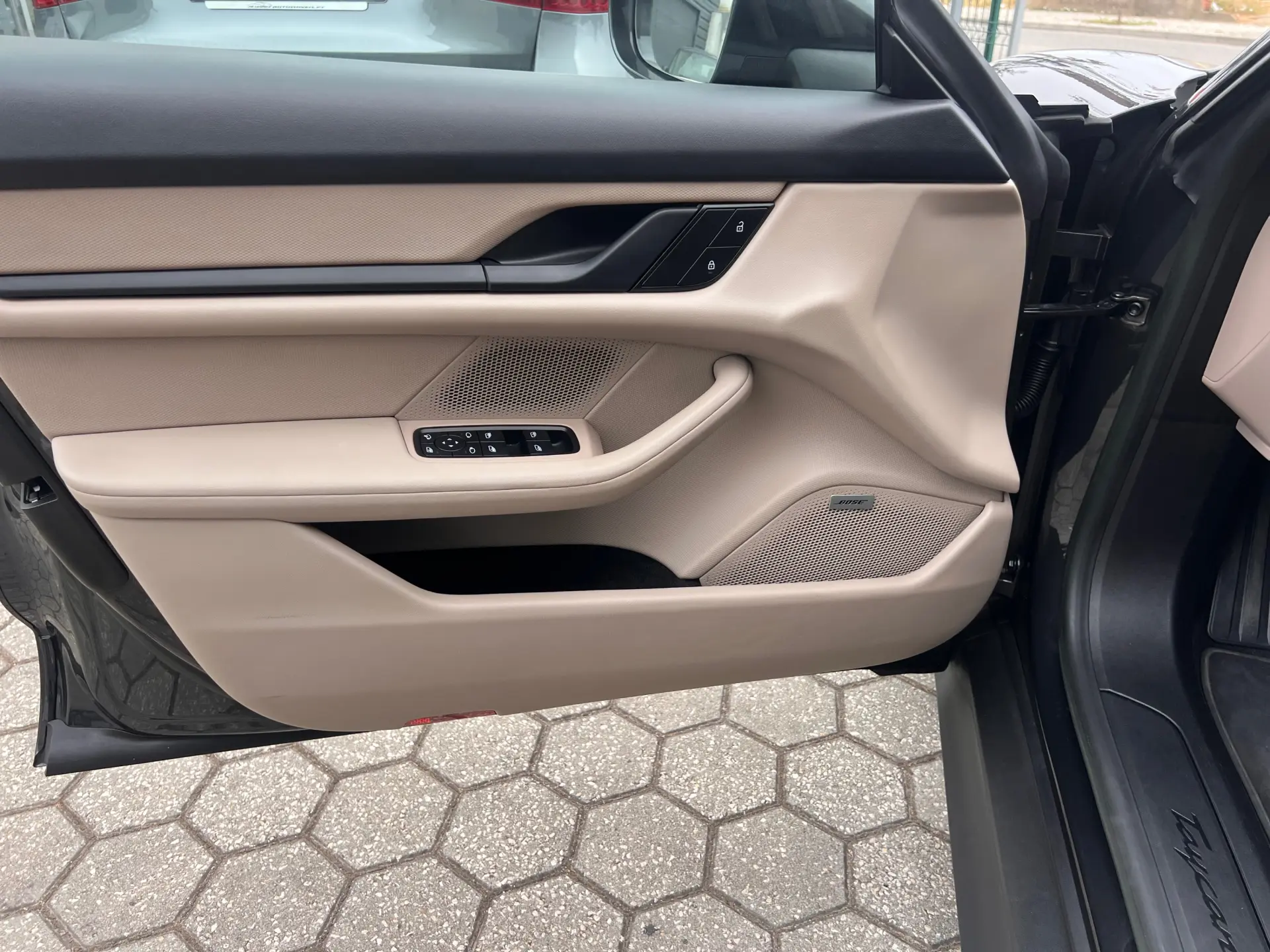 Porsche Taycan Sport Turismo Standard 23