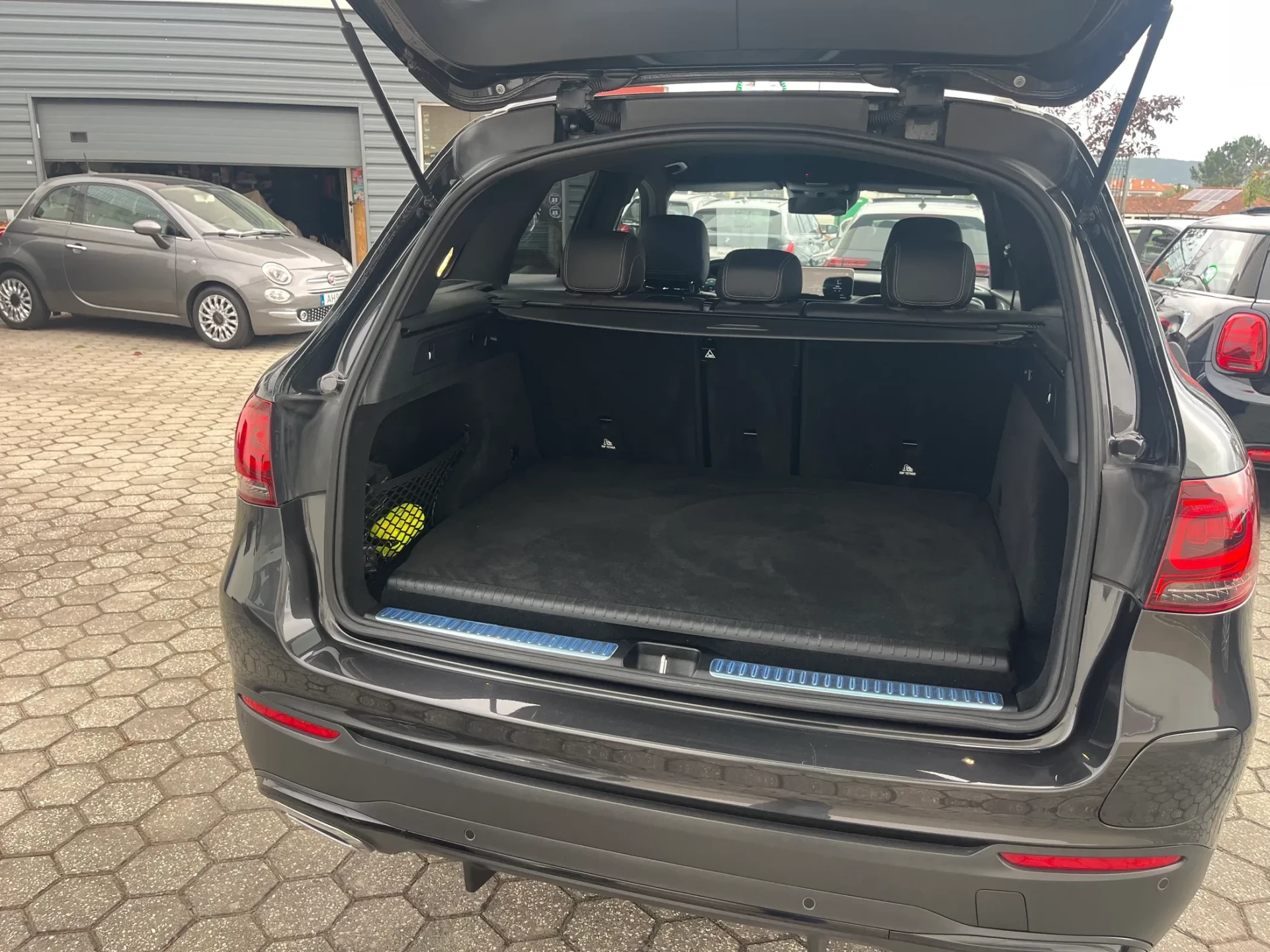 Mercedes-Benz GLC 300 Outro 8