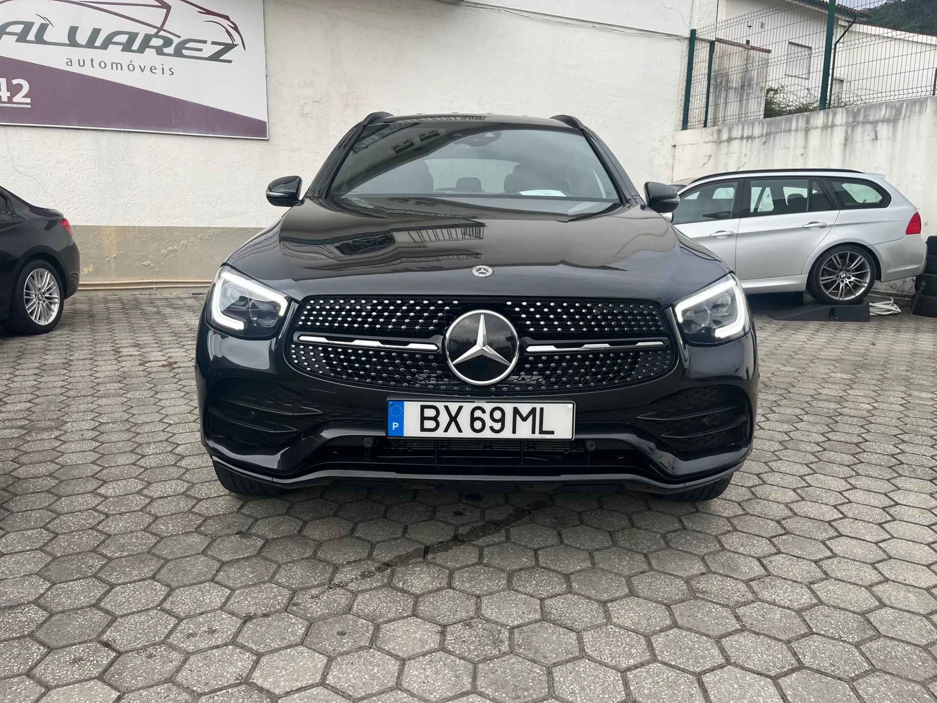 Mercedes-Benz GLC 300 Outro 2