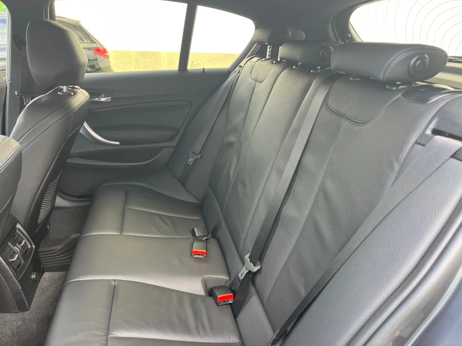 BMW 118 d Pack M Shadow 7