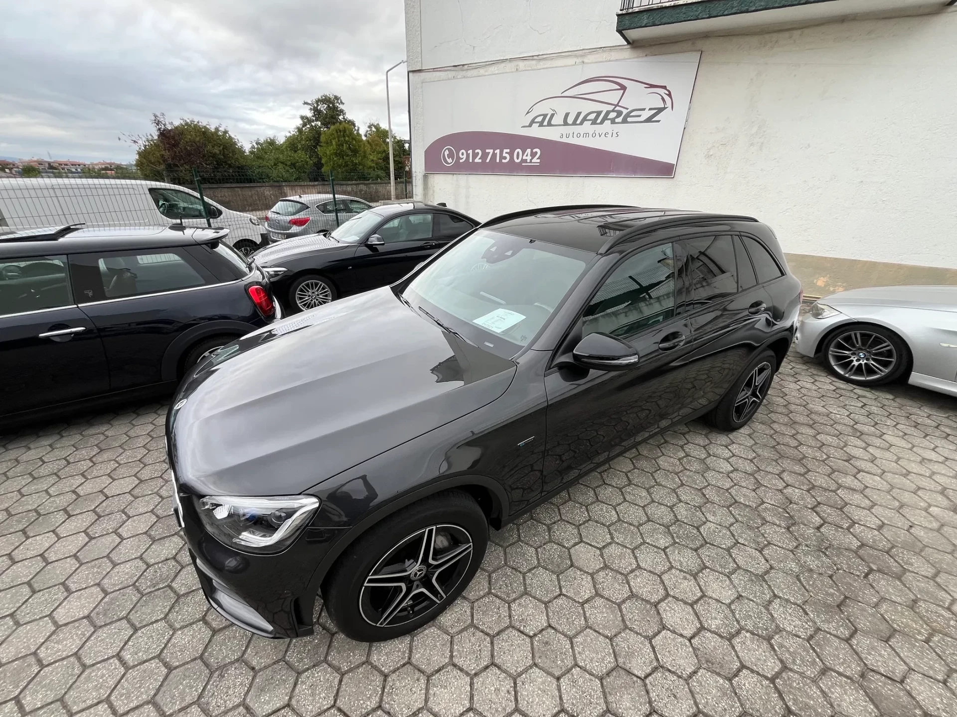 Mercedes-Benz GLC 300 Outro 24