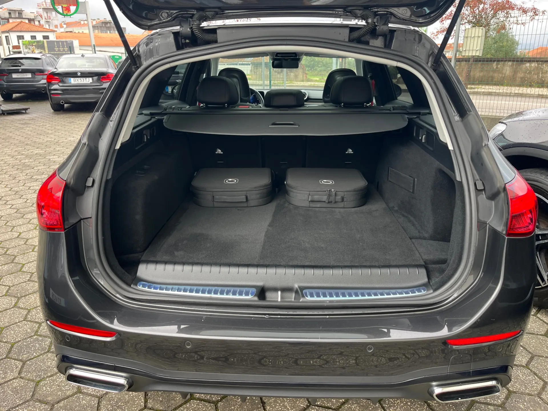 Mercedes-Benz C 300 e AMG Line 8