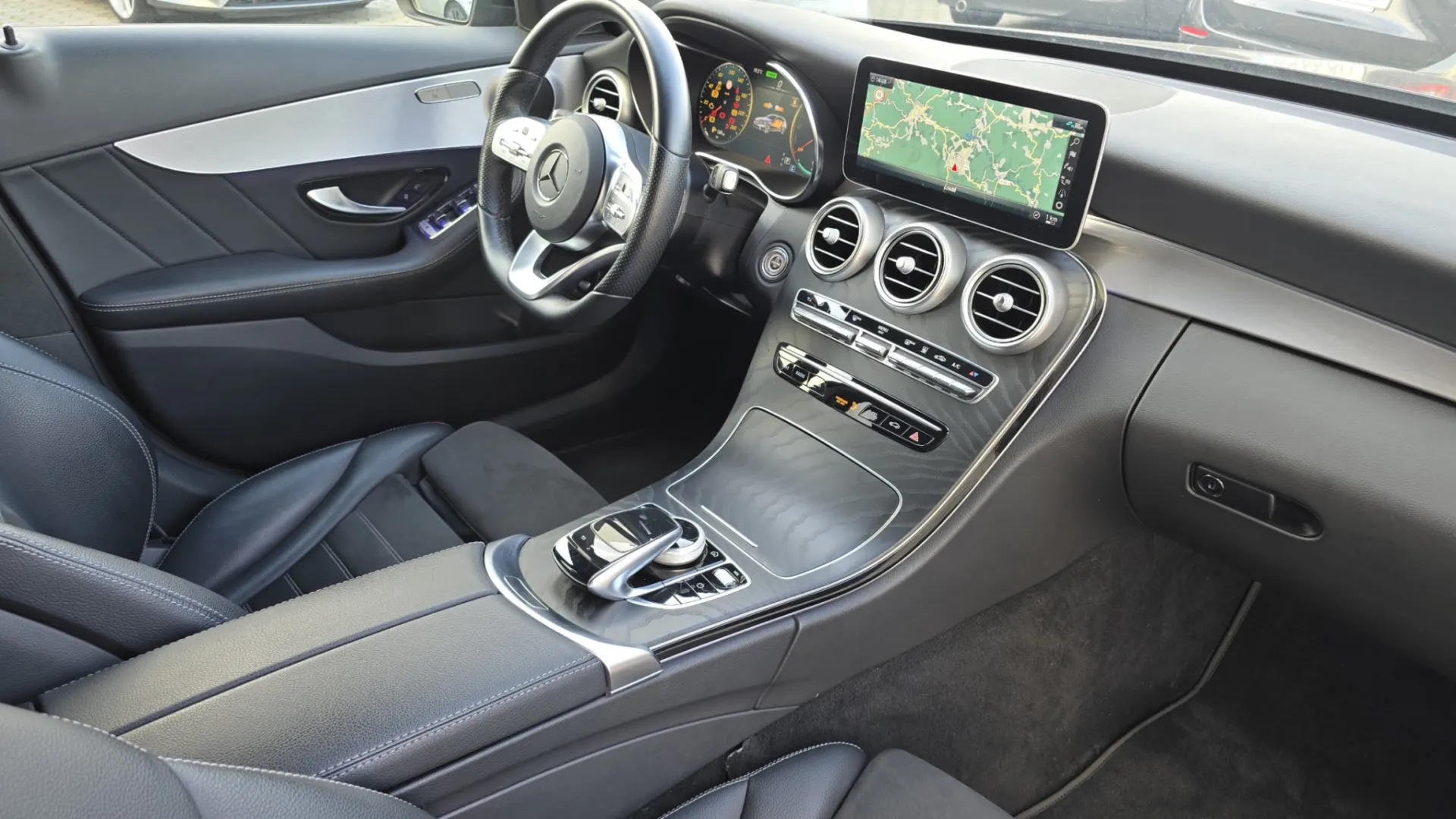 Mercedes-Benz C 300 de AMG line 2