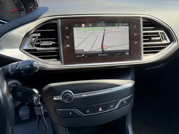 Peugeot 308 SW 1.6 BlueHDi Style 14